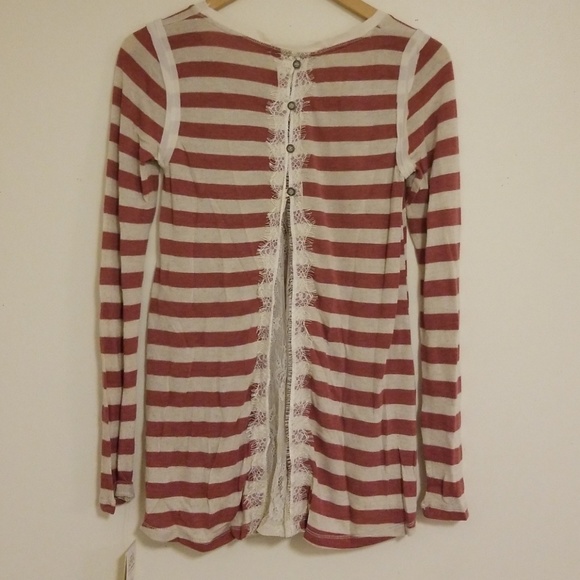 Lace split back tee - Picture 5 of 6